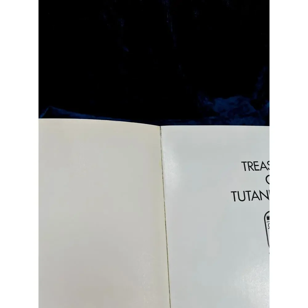 Vintage Treasures of Tutankhamun Exhibition Catalog 1976 Metropolitan Museum